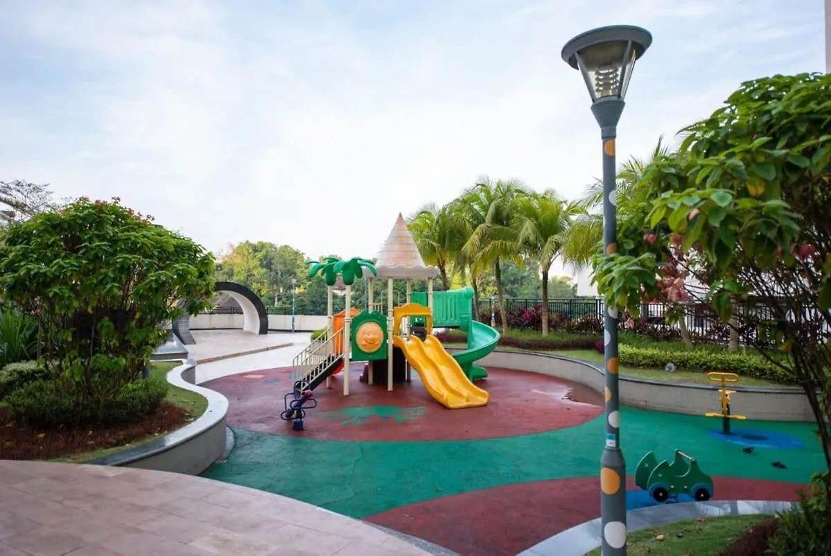 ג'והור בהרו Comfy 3Br Apt In Danga Bay Free Parking Sea View דירה
