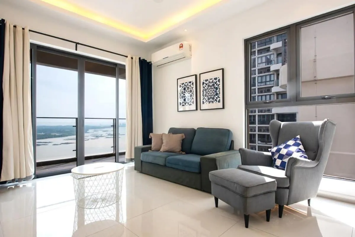 ג'והור בהרו Comfy 3Br Apt In Danga Bay Free Parking Sea View 0*, ג'והור בהרו מלזיה